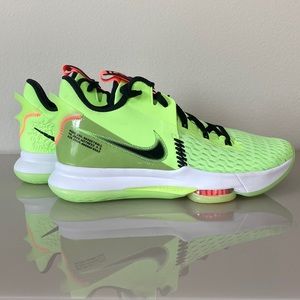 Nike Lebron Witness V 5 Grinch Lime Glow Green Size 11.5 Basketball Shoes